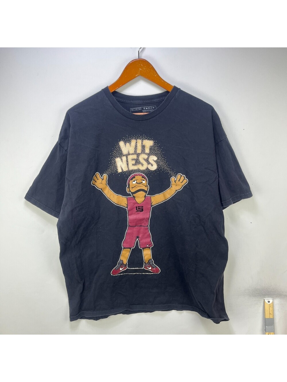 Nike Witness LeBron James Cartoon Basketball Tee 2XL